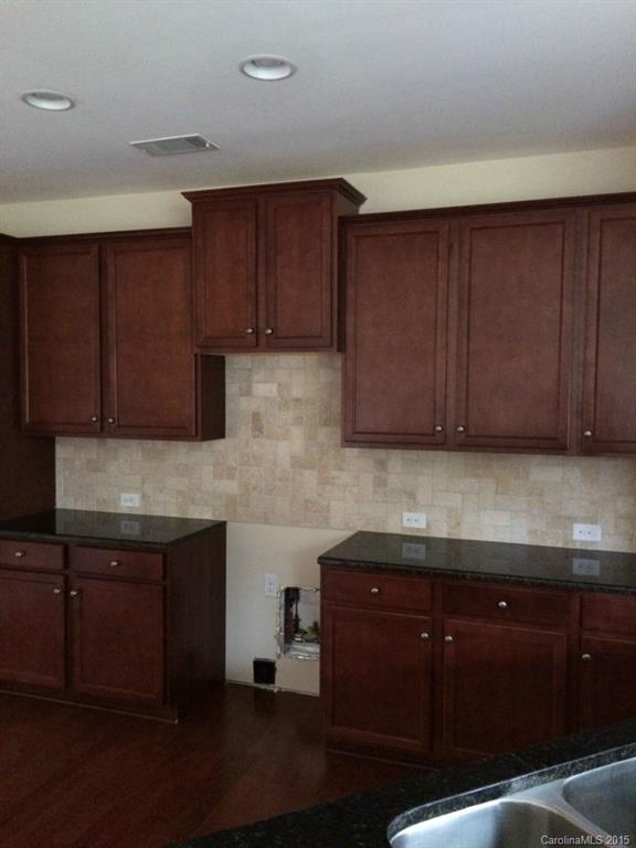6113 Castlecove Road, Unit 66 Charlotte, NC 28278 - Photo 6 of 23 Gallery Image 6