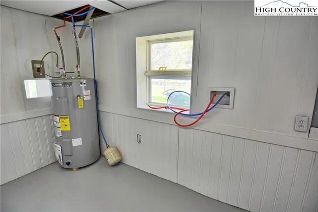 a view of a storage & utility room