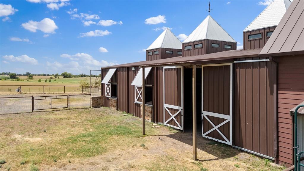 894 Blue Cut Road North McGregor, TX 76657 - Photo 8 of 40 Gallery Image 8