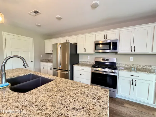 $2,400 | 728 Snowflower Circle, Pigeon Forge, TN 37863