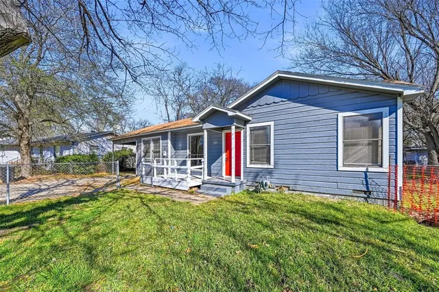 $1,375 | 113 Gordon Drive, Terrell, TX 75160