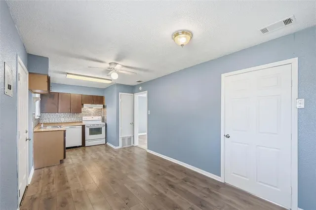 $1,375 | 113 Gordon Drive, Terrell, TX 75160