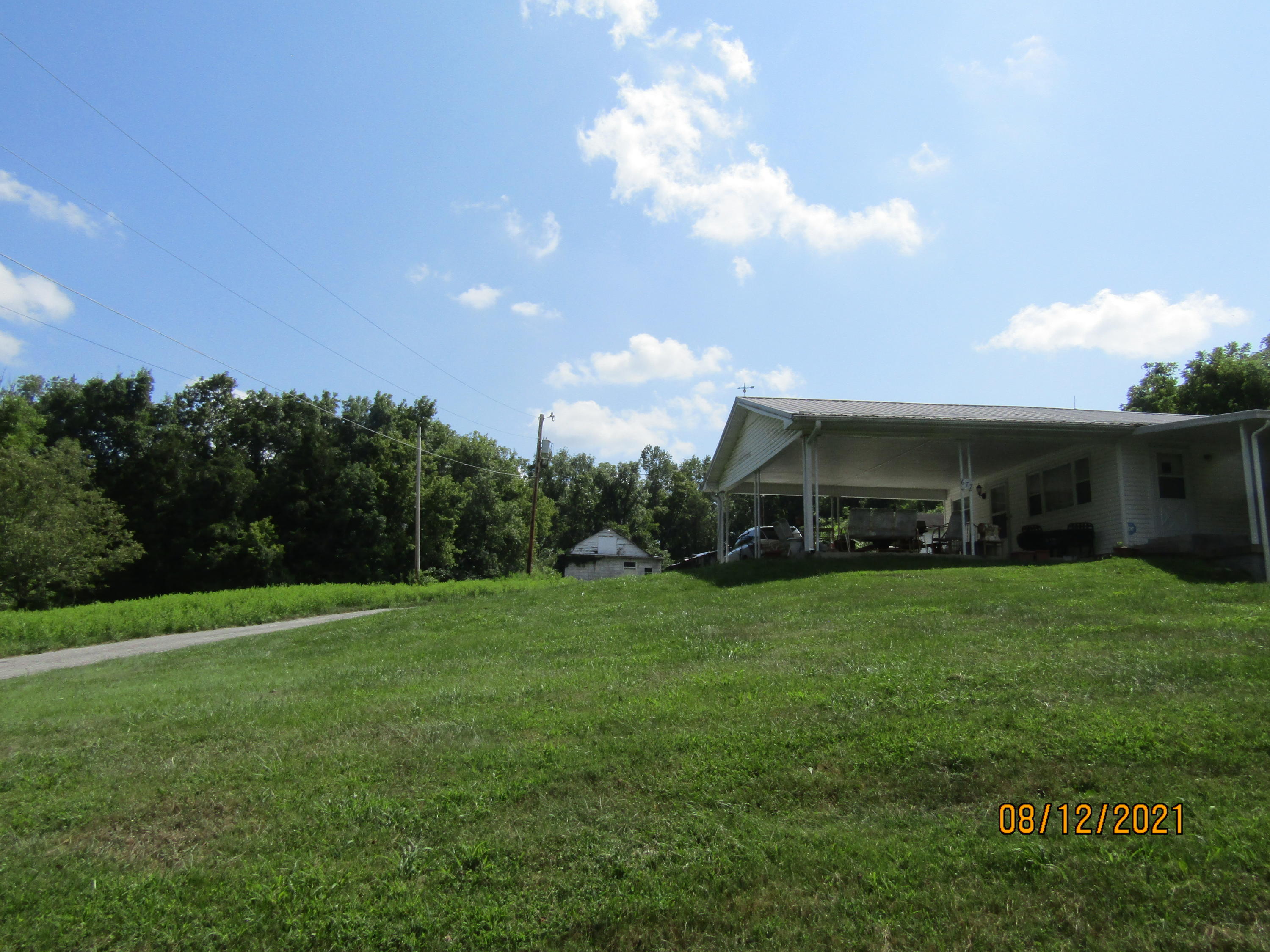 677 Pearman Road Cumberland Gap, TN 37724 - Photo 5 of 29 IMG_3190