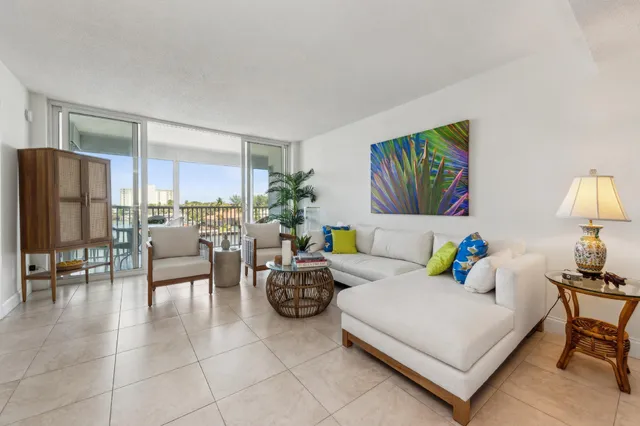 $675,000 | 1 Harbourside Drive, Unit 2510, Delray Beach, FL 33483