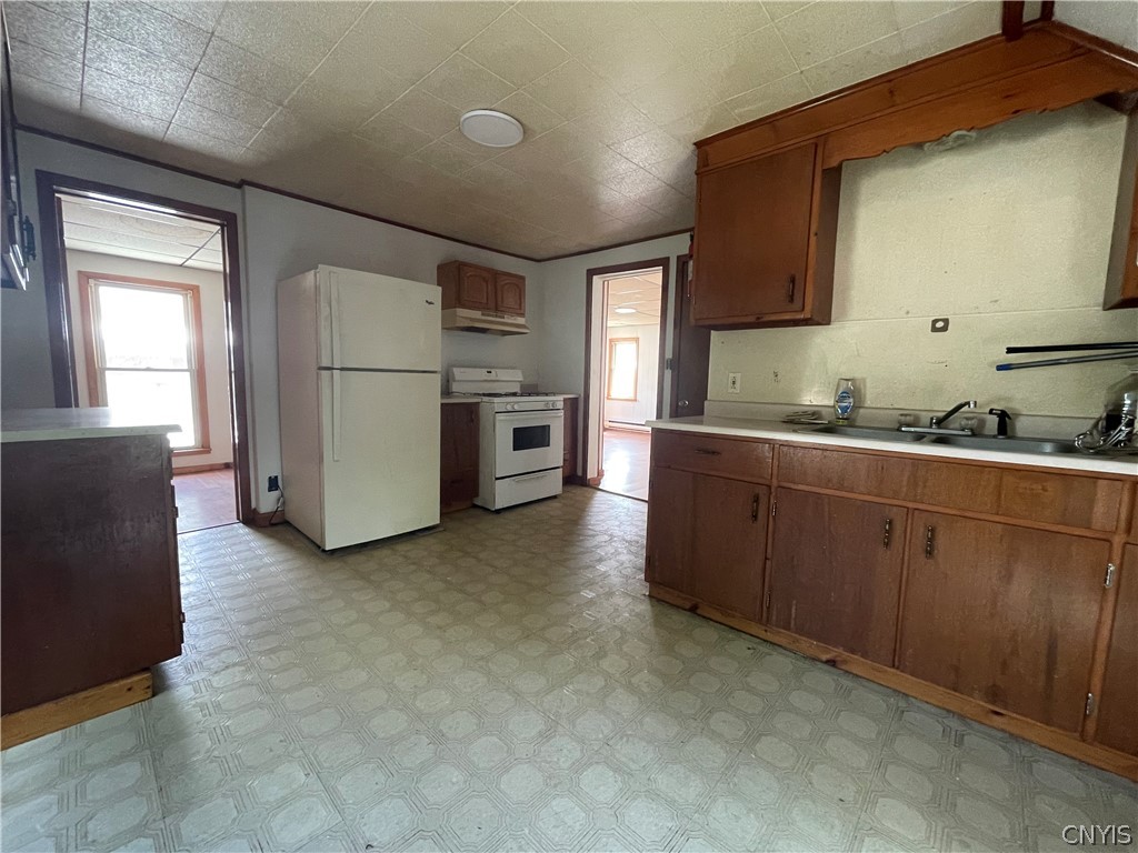 424 Court Street Rome, NY 13440 - Photo 7 of 8