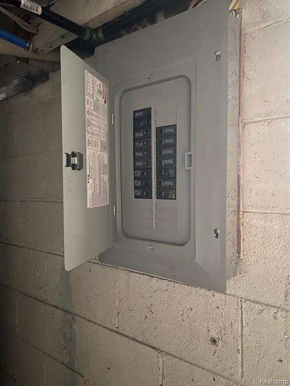 19344 Meyers Road Detroit, MI 48235 - Photo 6 of 11