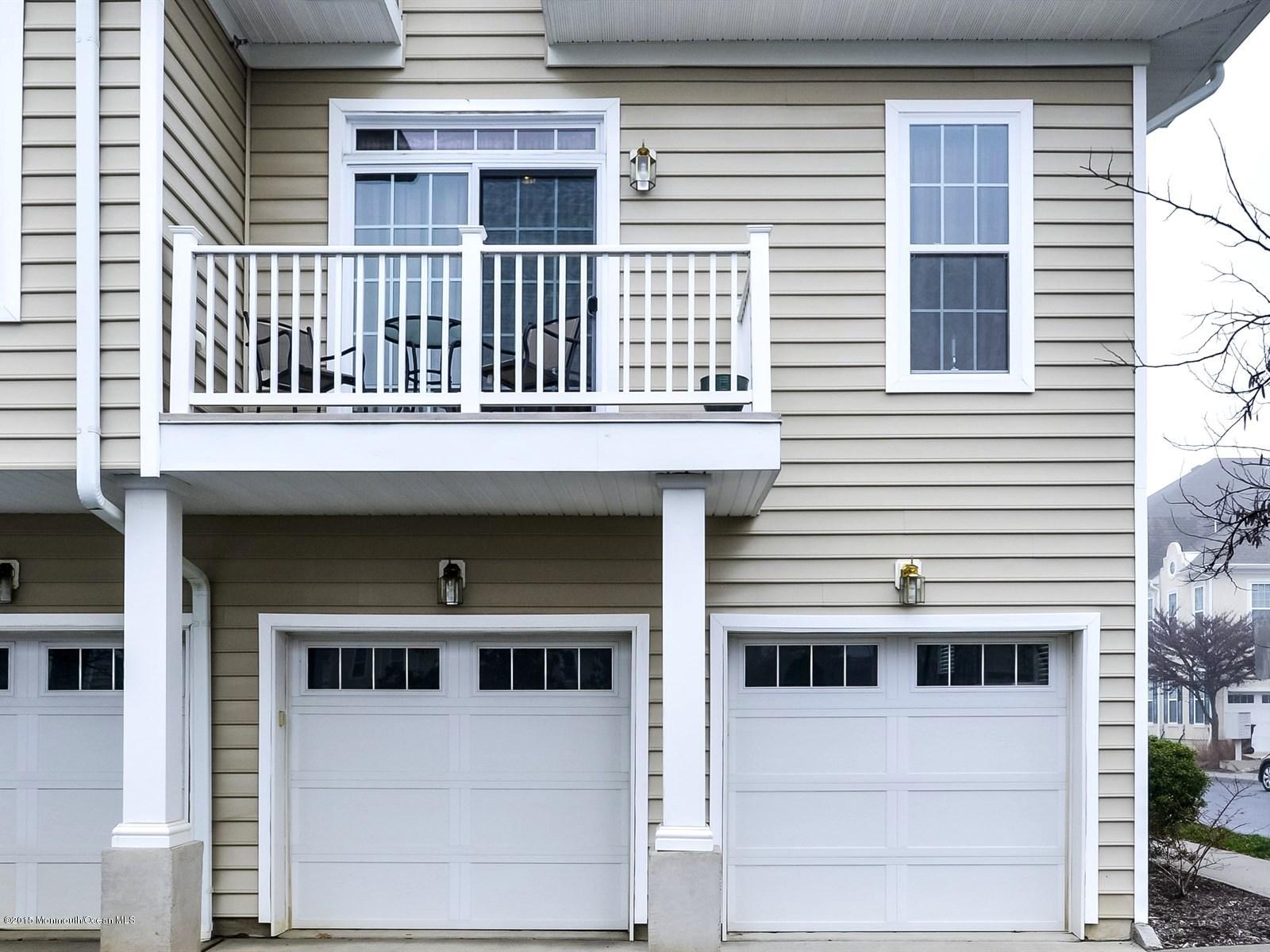 512 Abby Road Middletown, NJ 07748 - Photo 3 of 23 512 ABBY Balcony