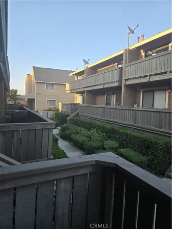 $500,000 | 16414 Cornuta Avenue, Unit 8, Bellflower, CA 90706