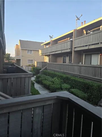 $525,000 | 16414 Cornuta Avenue, Unit 8, Bellflower, CA 90706