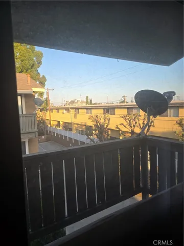 $525,000 | 16414 Cornuta Avenue, Unit 8, Bellflower, CA 90706