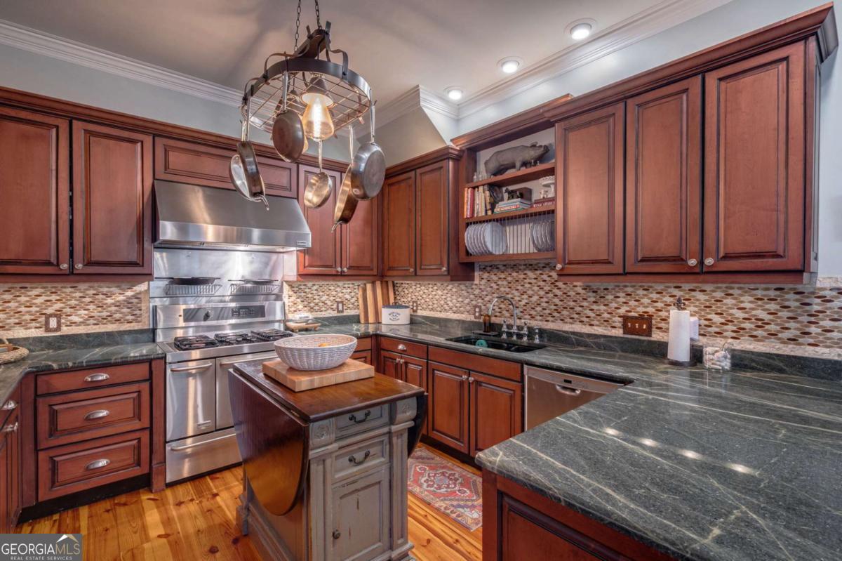 6 Oak Grove Road Athens, GA 30607 - Photo 14 of 62