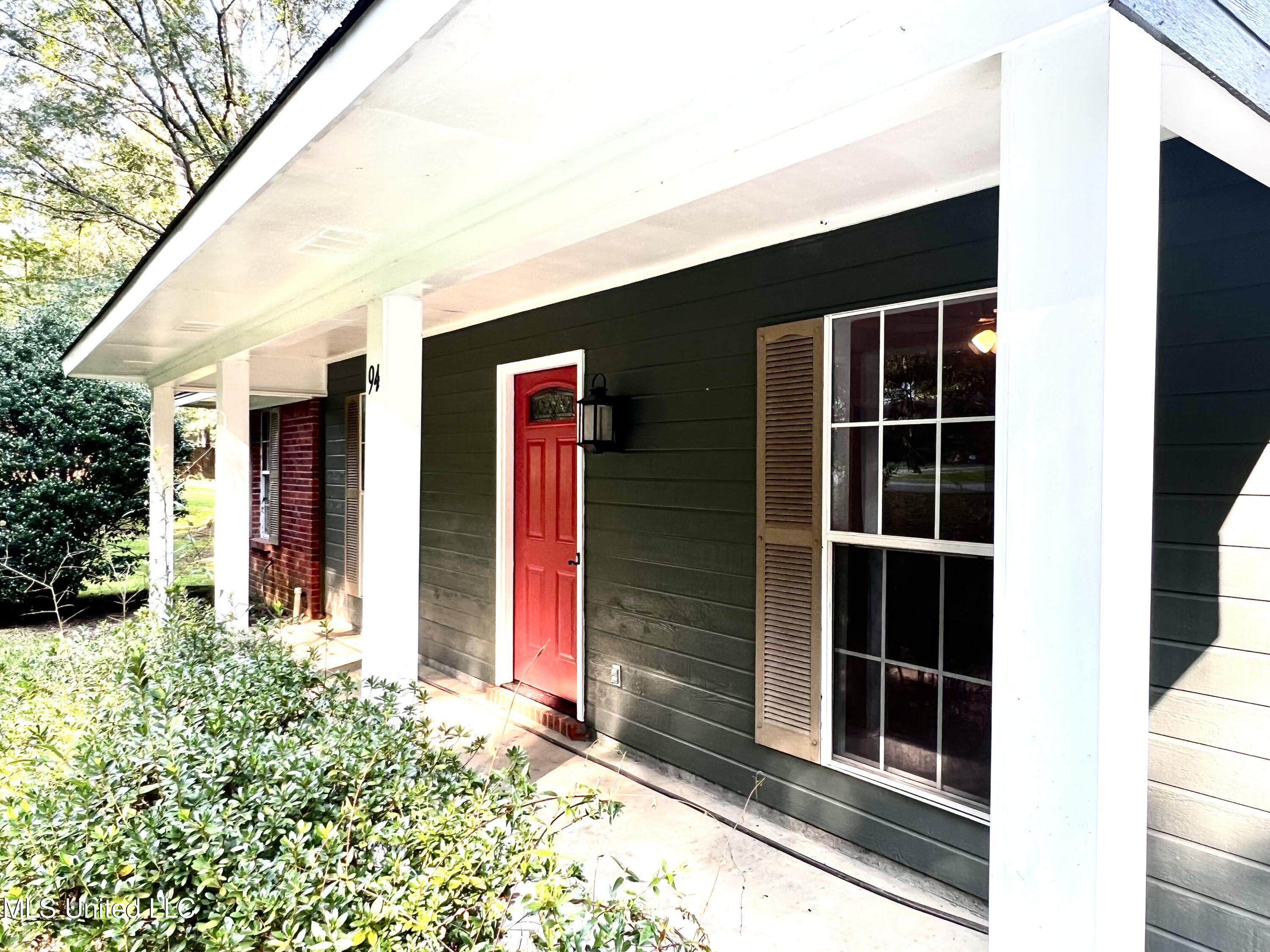94 Hemlock Road Brandon, MS 39042 - Photo 4 of 38 Photo Sep 14, 4 10 40 PM