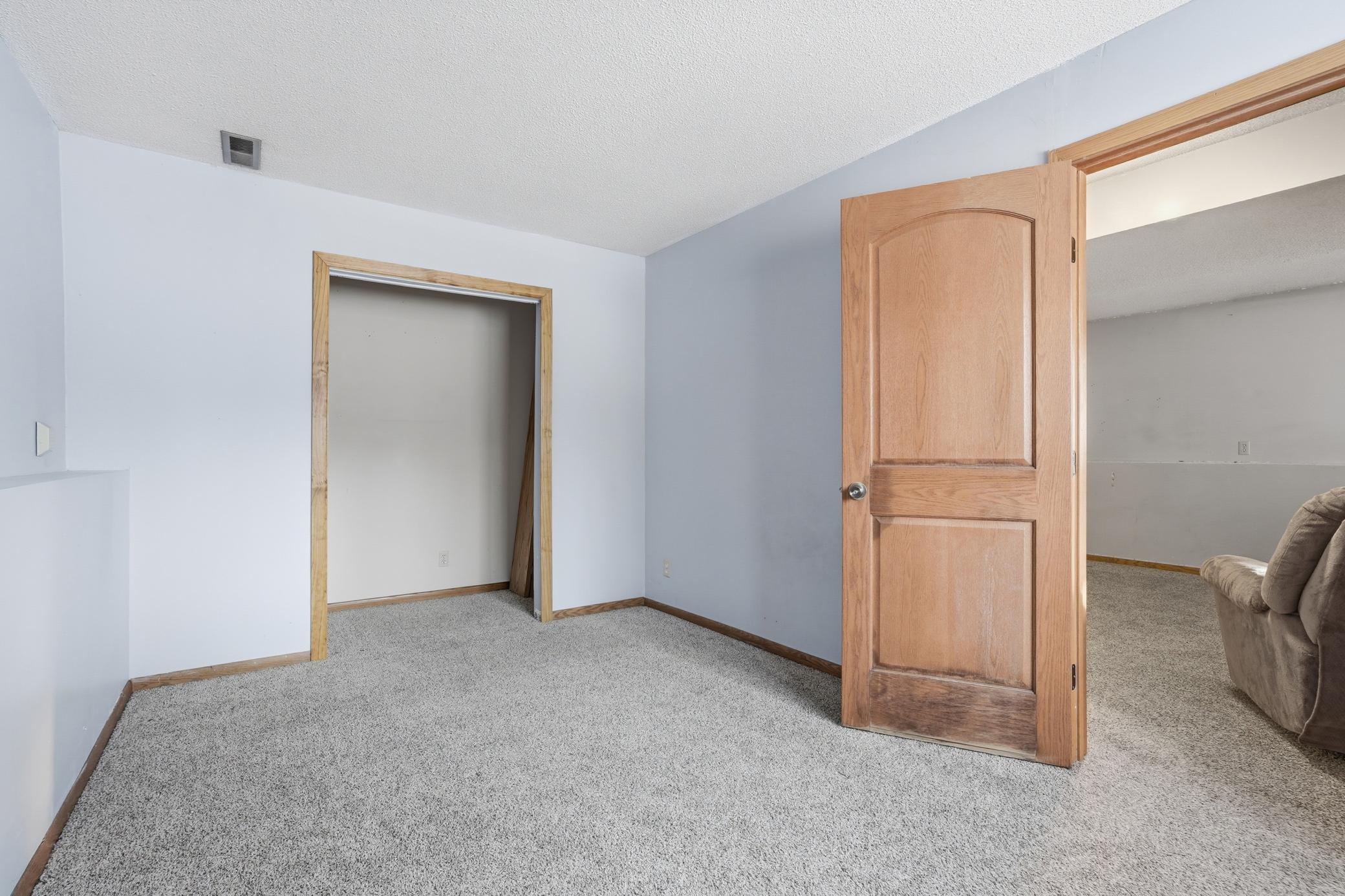 630 Hall Lane Minneapolis, MN 55411 - Photo 12 of 27