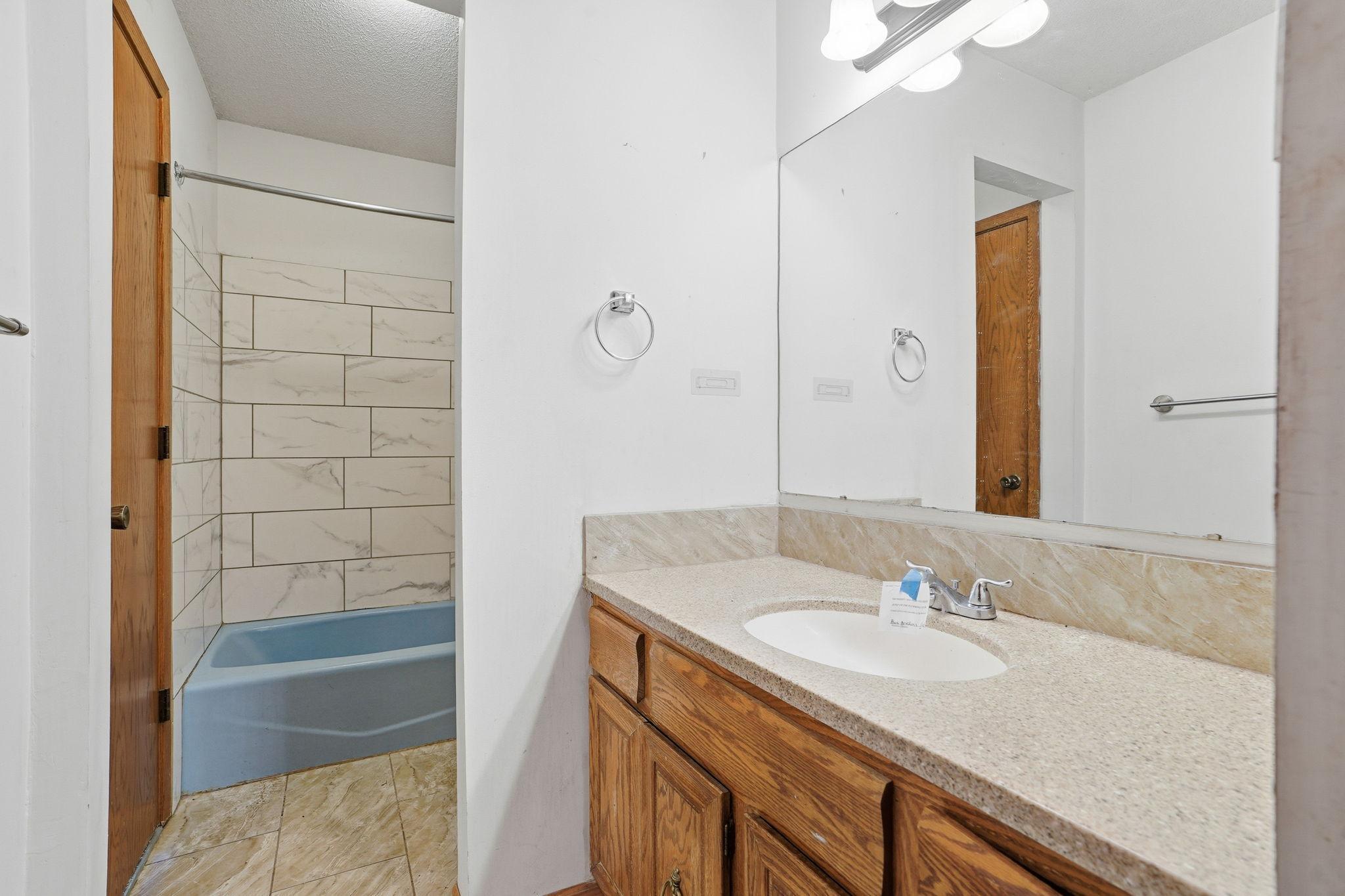 630 Hall Lane Minneapolis, MN 55411 - Photo 13 of 27