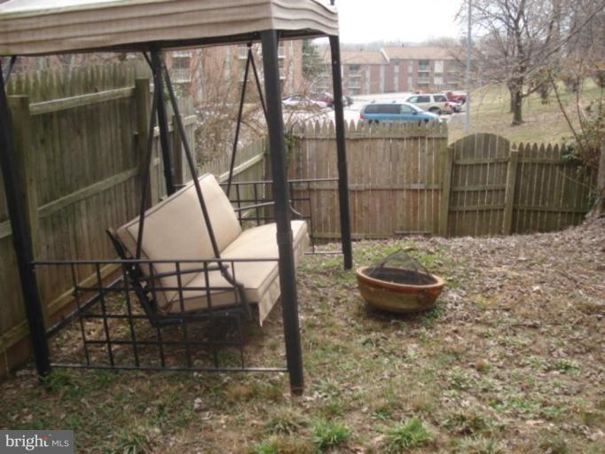 8839 Trimble Way Rosedale, MD 21237 - Photo 10 of 20 Back yard