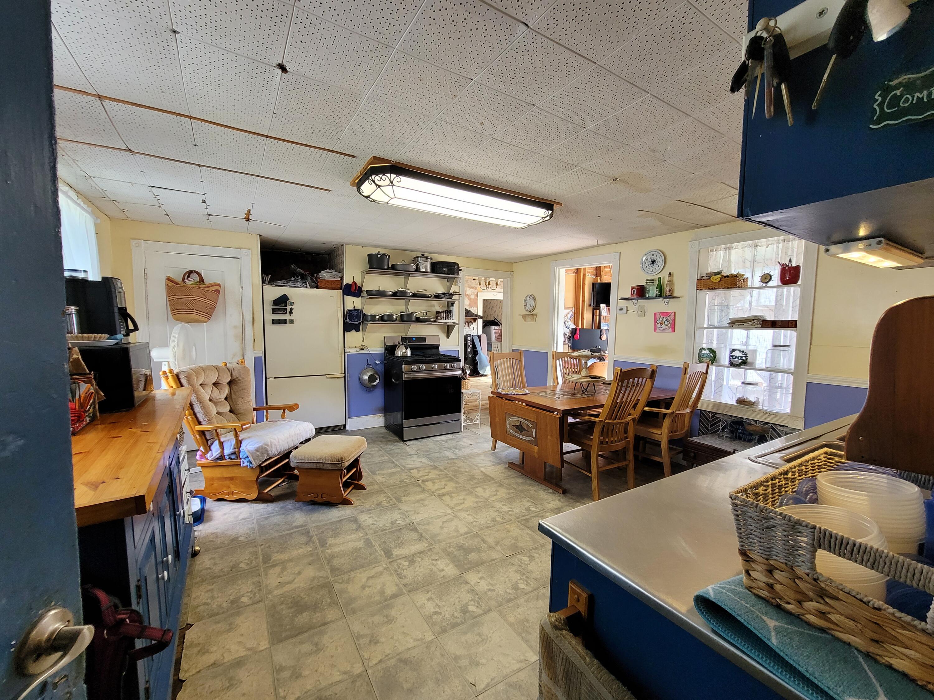 460 Billings Road Hermon, ME 04401 - Photo 7 of 43 20220901_135745