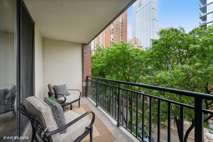 55 West Delaware Place, Unit 415 Chicago, IL 60610 - Photo 32 of 41 a view of balcony with furniture