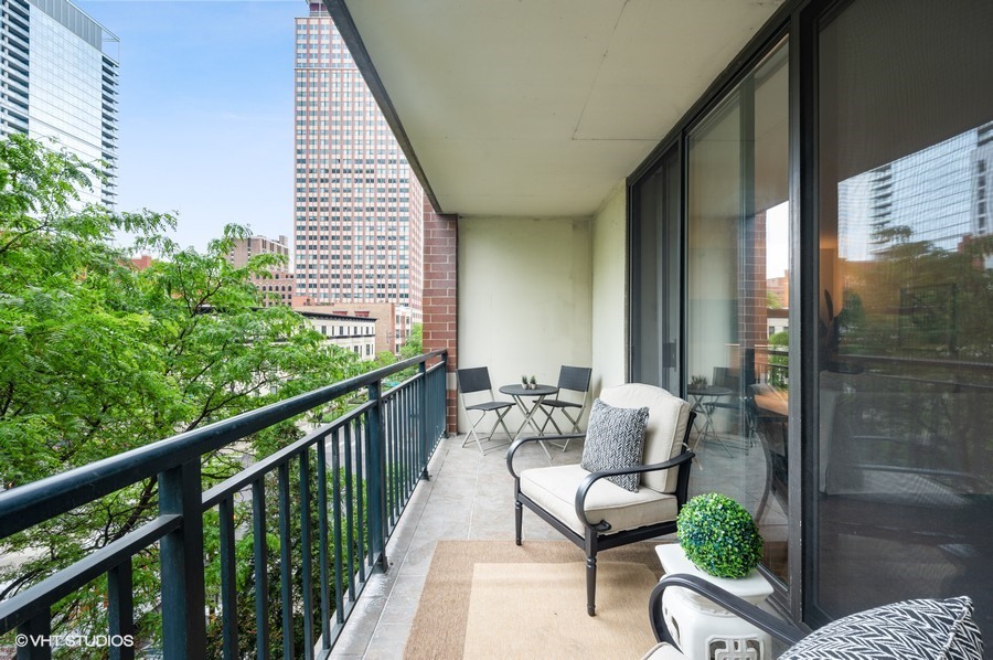 55 West Delaware Place, Unit 415 Chicago, IL 60610 - Photo 33 of 41