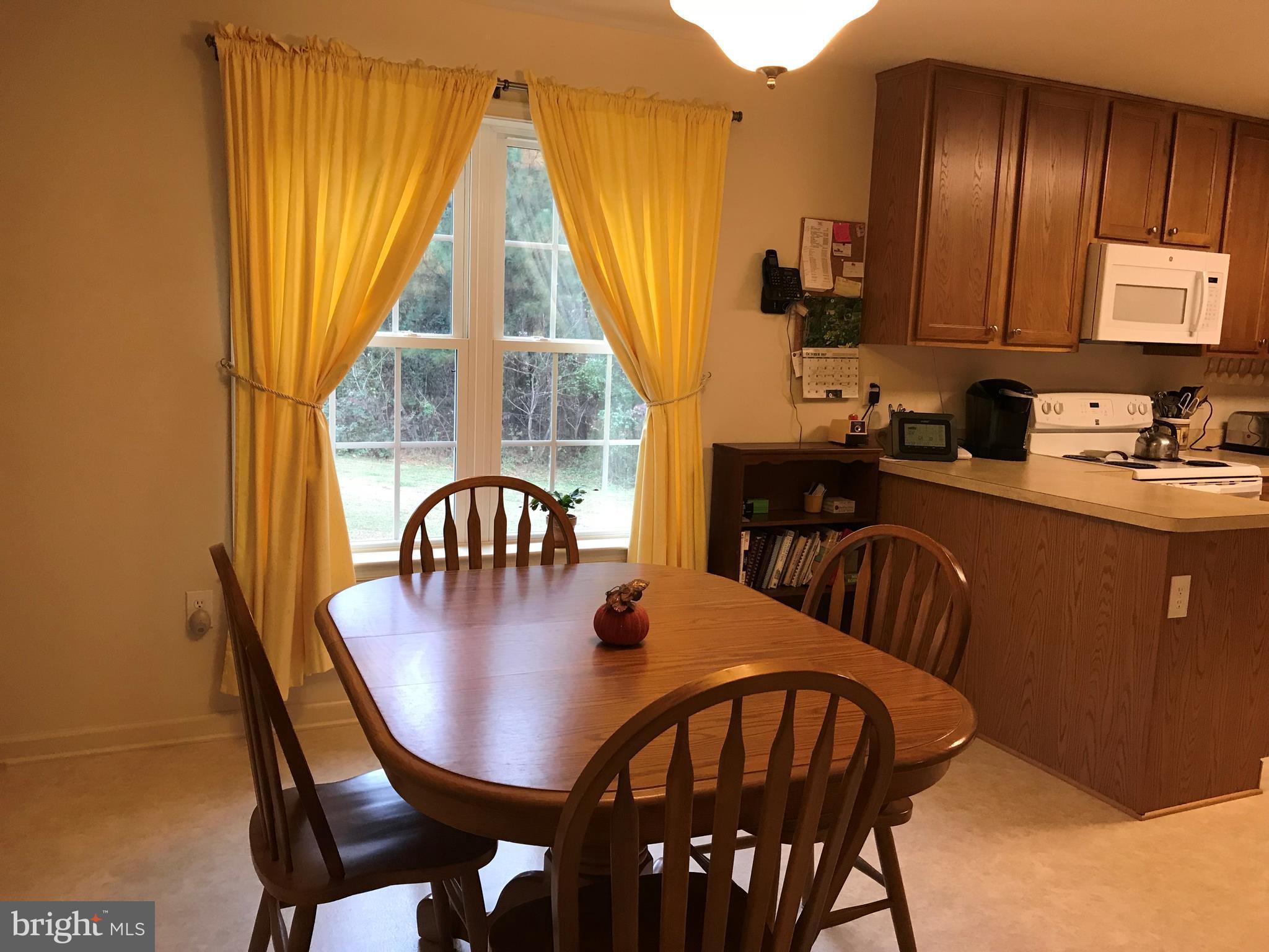 5911 Towles Mill Road Partlow, VA 22534 - Photo 12 of 26 Breakfast area next to kitchen