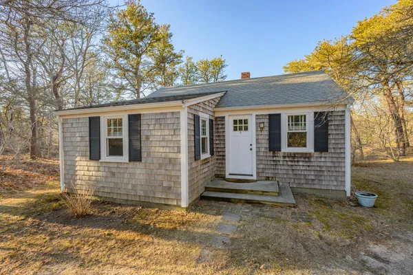 $750,000 | 11 Whitmanville Road, Truro, MA 02666