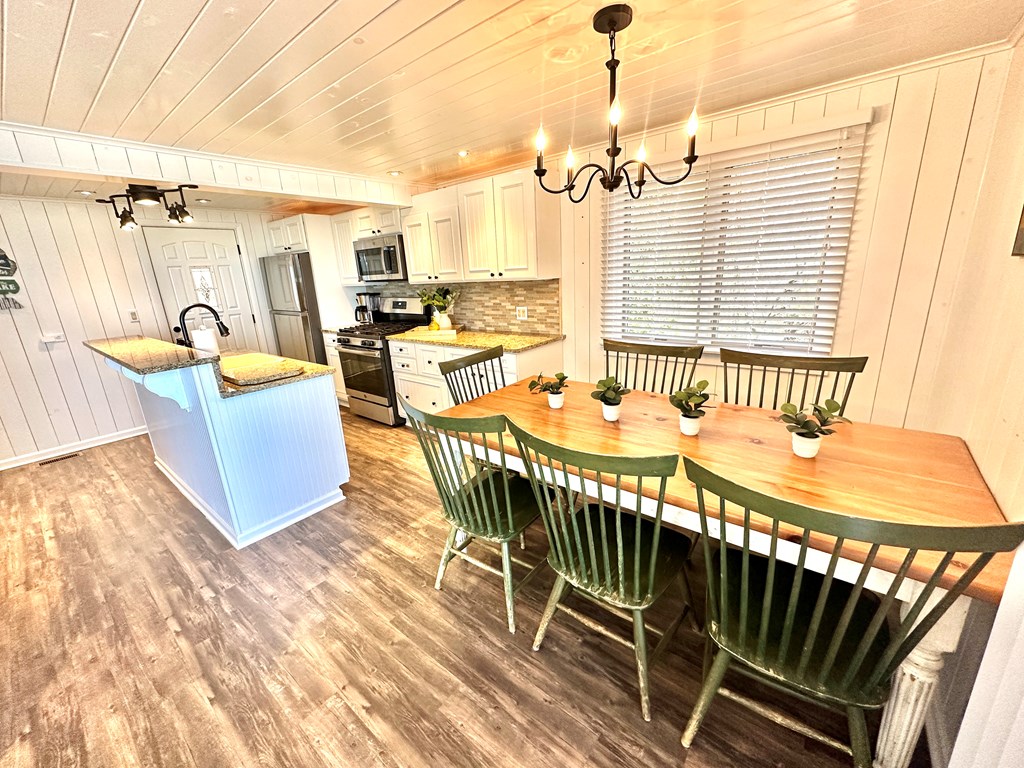 2850 Lakeshore Road Kewaunee, WI 54216 - Photo 13 of 28