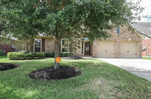$2,950 | 13612 Durango Pass Drive, Pearland, TX 77584