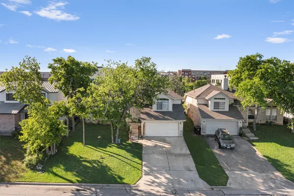 $2,200 | 707 Broken Bow Drive, Round Rock, TX 78681