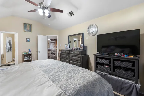 $2,200 | 707 Broken Bow Drive, Round Rock, TX 78681