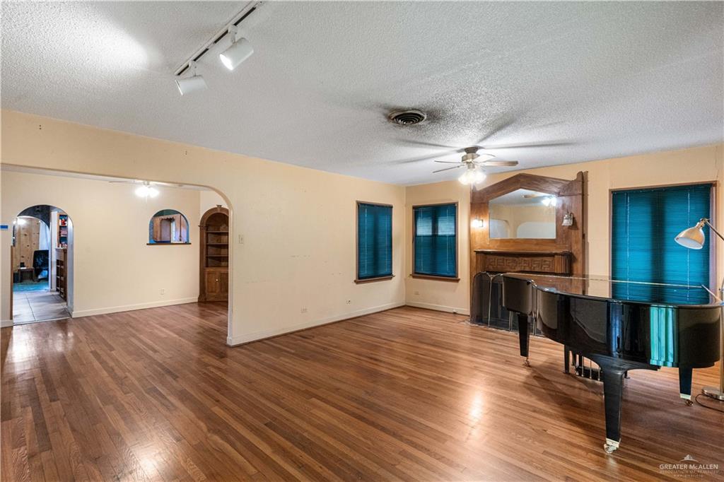 1105 West Maple Avenue McAllen, TX 78501 - Photo 4 of 25