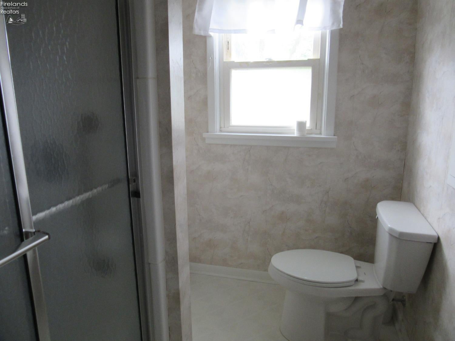 660 Rice Street Elmore, OH 43416 - Photo 11 of 18 Gallery Image 11