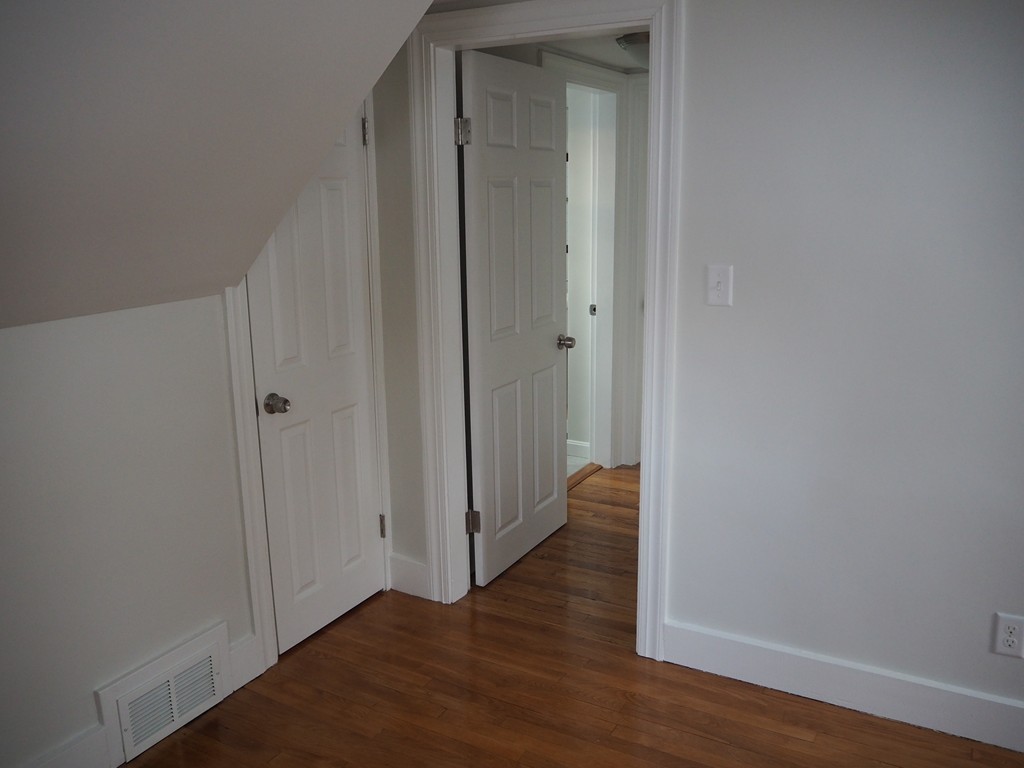 31 Volkmar Road Worcester, MA 01606 - Photo 10 of 22 Gallery Image 10
