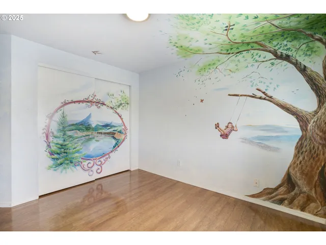 a view of a bird bath room