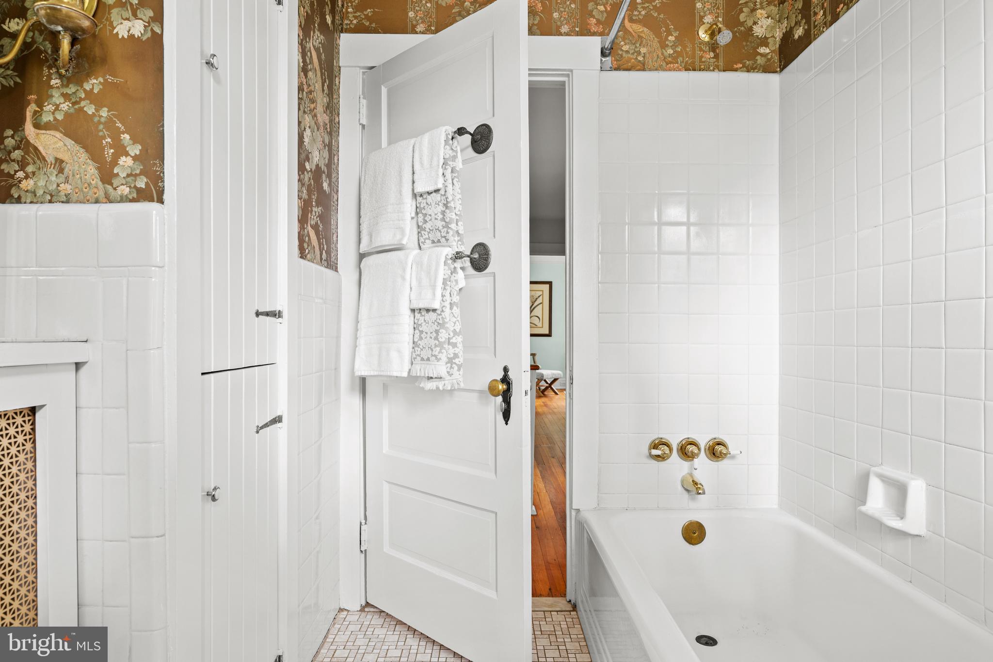 81 Academy Road Bala Cynwyd, PA 19004 - Photo 30 of 39 Hall Bathroom.