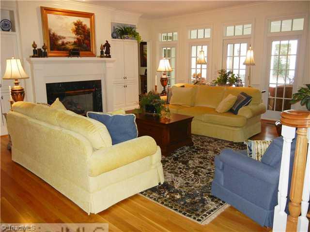 900 Arbor Road Winston-Salem, NC 27104 - Photo 4 of 16 Living Room.