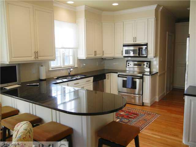 900 Arbor Road Winston-Salem, NC 27104 - Photo 7 of 16 Kitchen.
