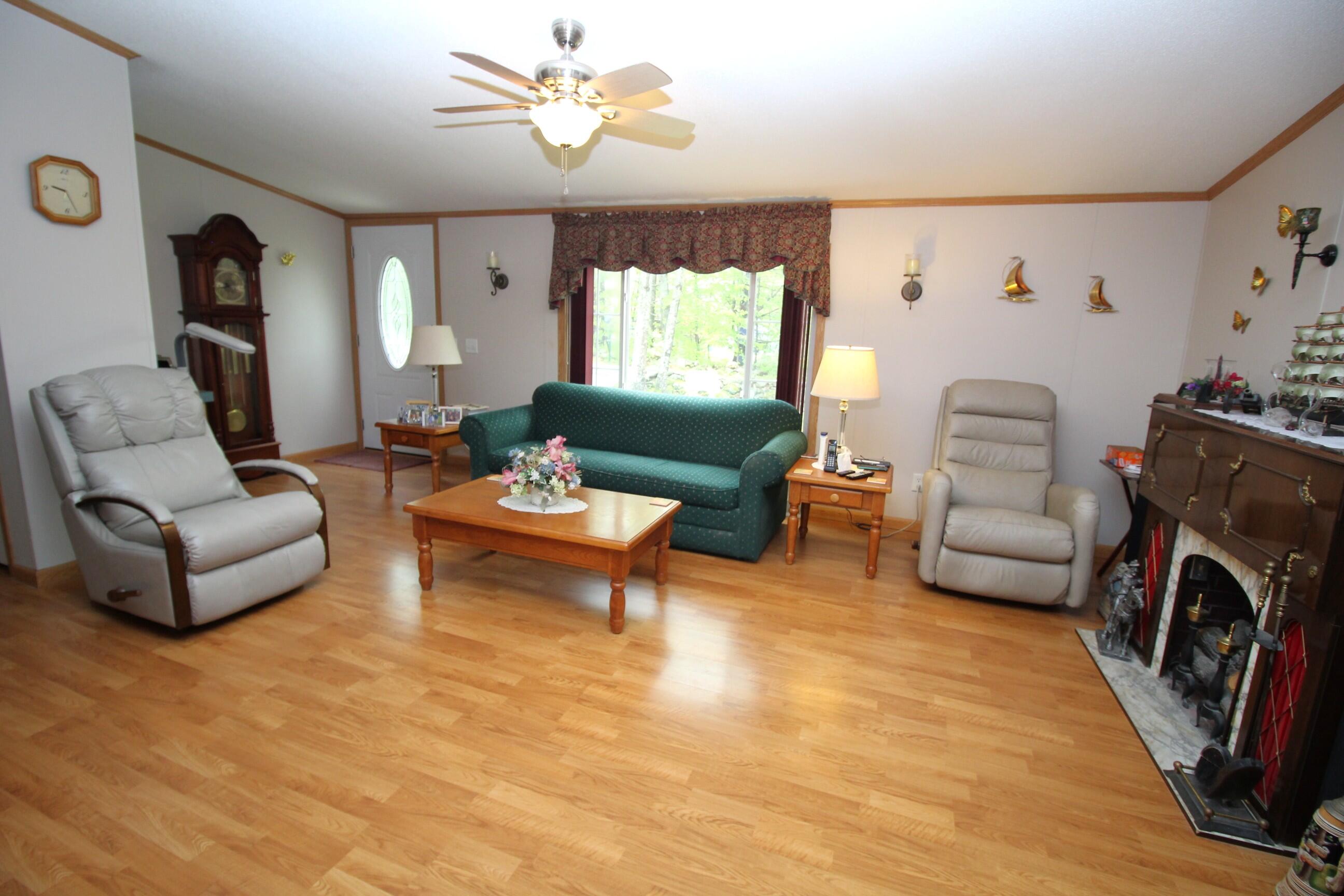 34 Beaver Road Sabattus, ME 04280 - Photo 4 of 53 4. Living Room