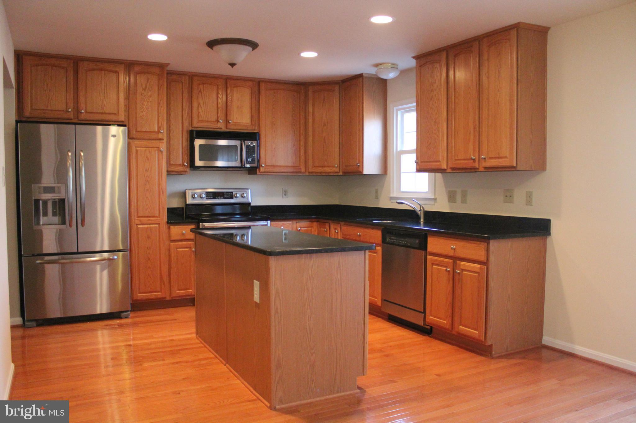 2004 Gallows Tree Court Vienna, VA 22182 - Photo 2 of 30 Kitchen