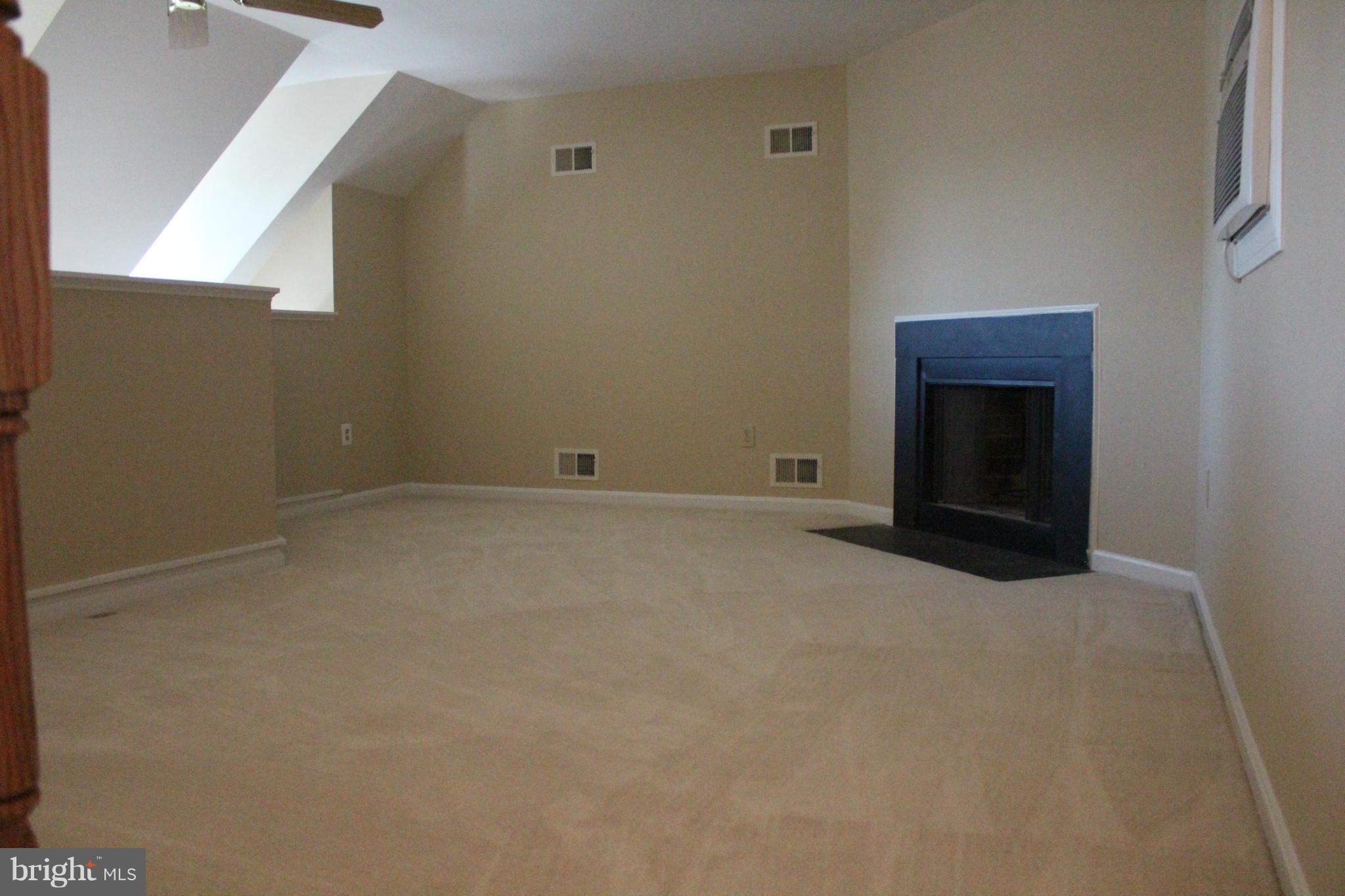 2004 Gallows Tree Court Vienna, VA 22182 - Photo 4 of 30 Interior (General)