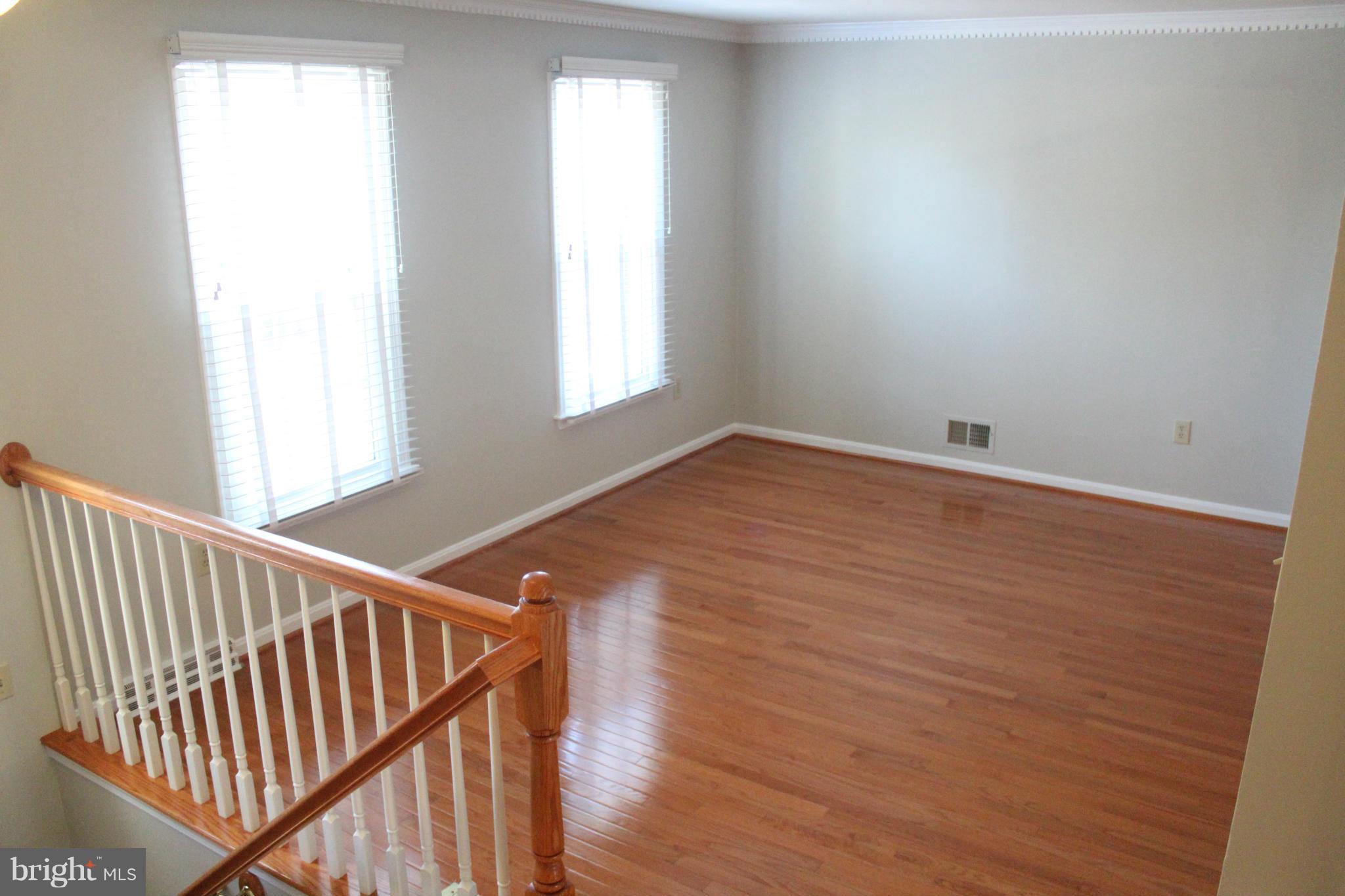 2004 Gallows Tree Court Vienna, VA 22182 - Photo 5 of 30 Living Room