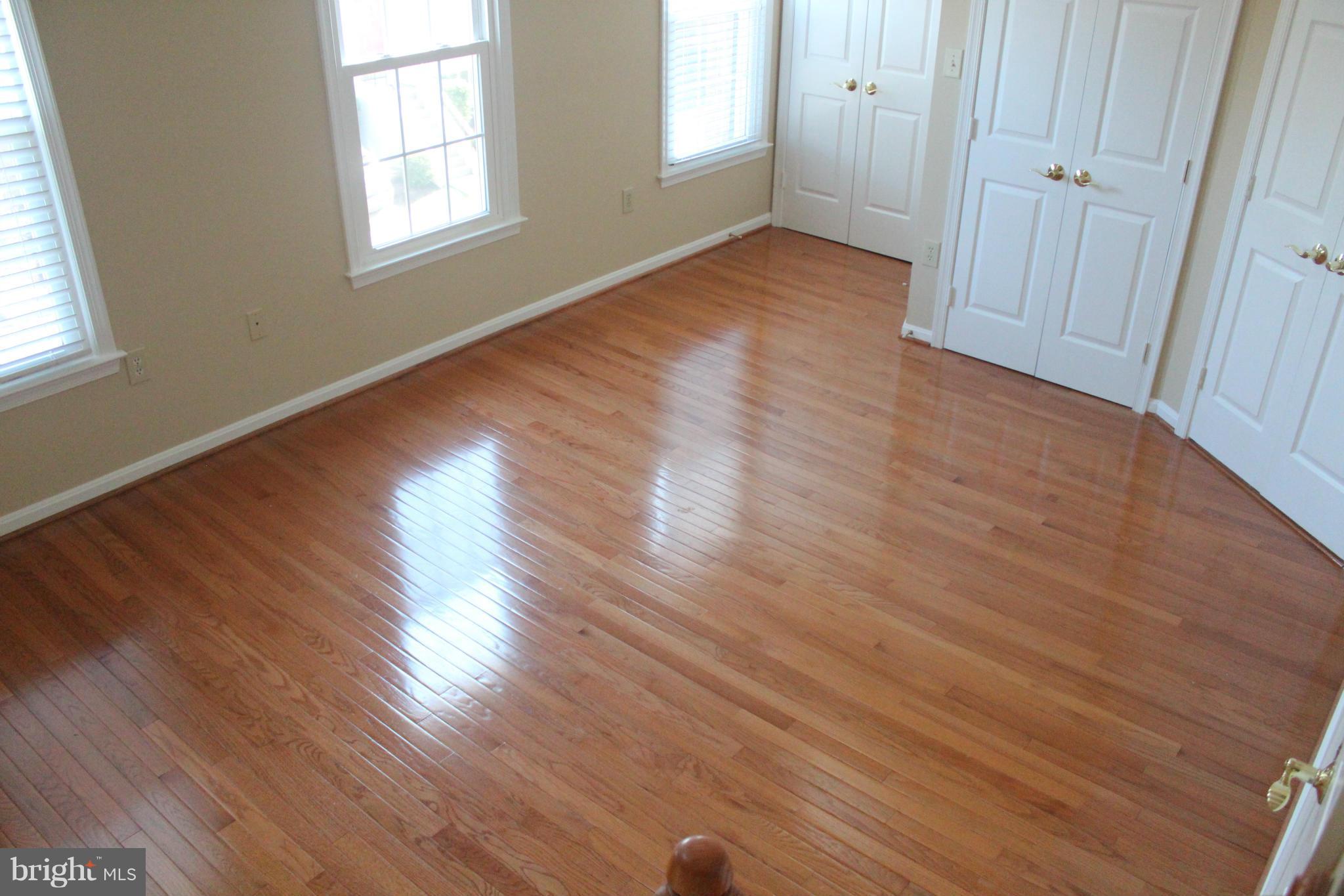 2004 Gallows Tree Court Vienna, VA 22182 - Photo 9 of 30 Bath (Master)
