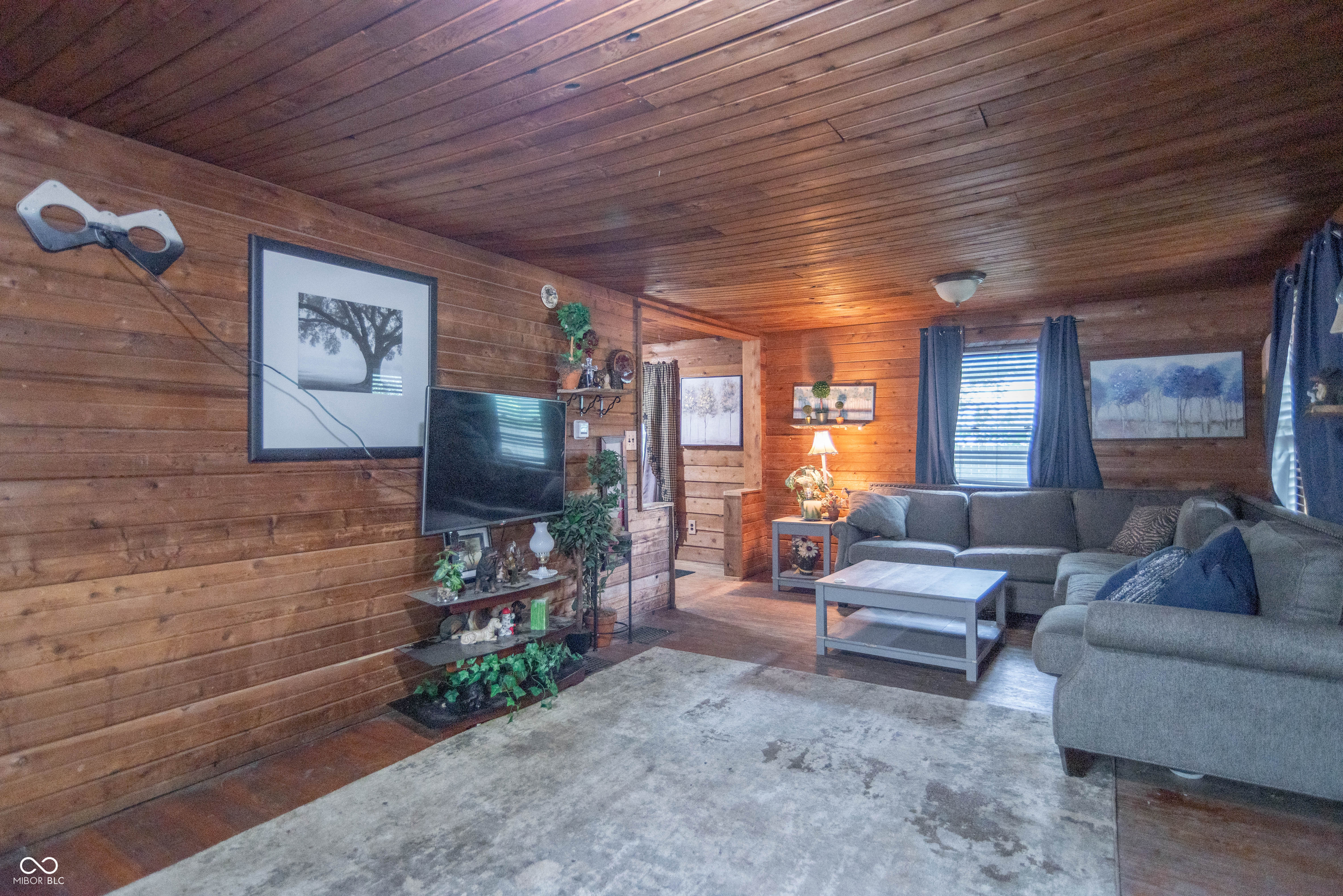 4229 Thompson Road Indianapolis, IN 46221 - Photo 11 of 31 Gallery Image 11