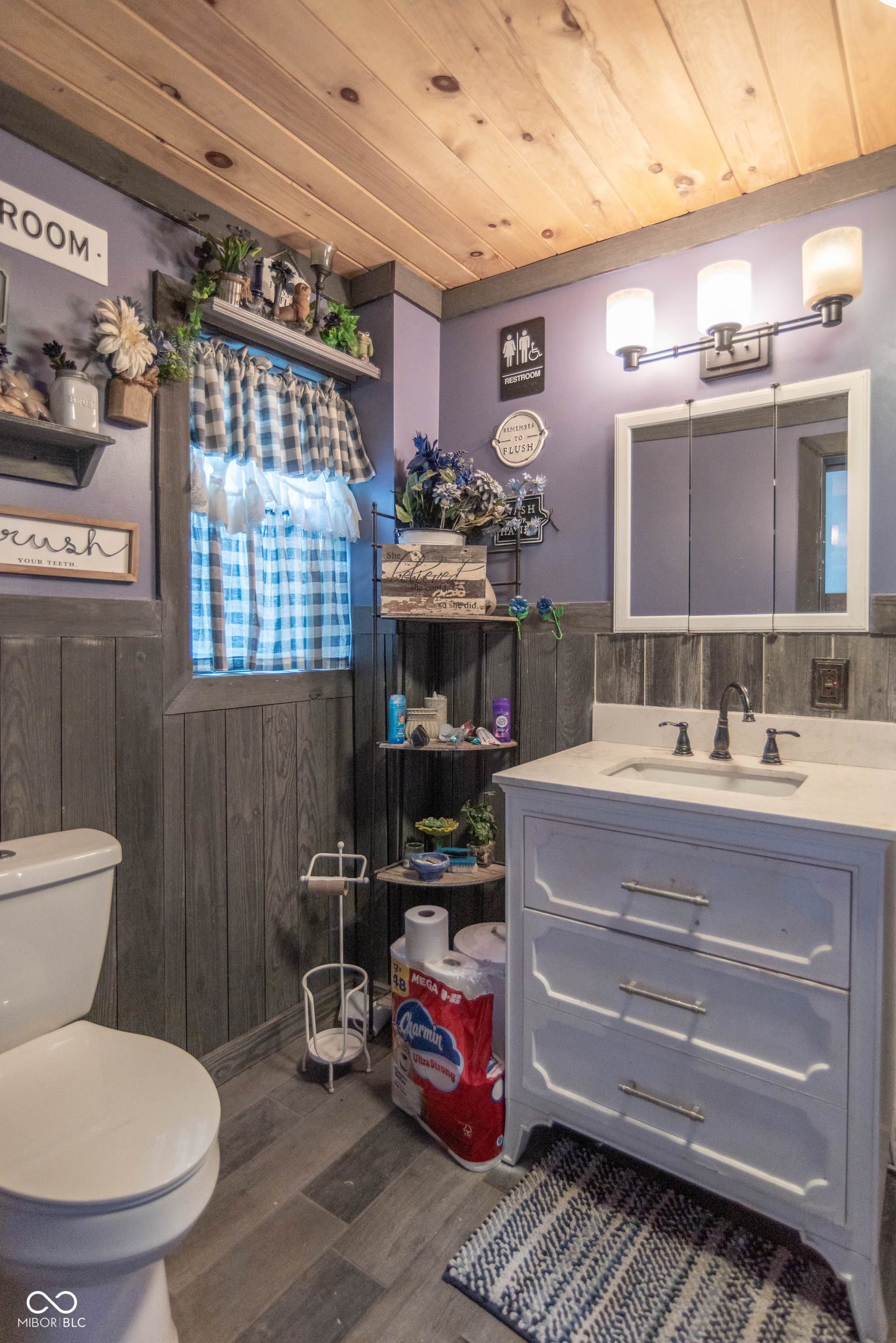 4229 Thompson Road Indianapolis, IN 46221 - Photo 18 of 31 Gallery Image 18