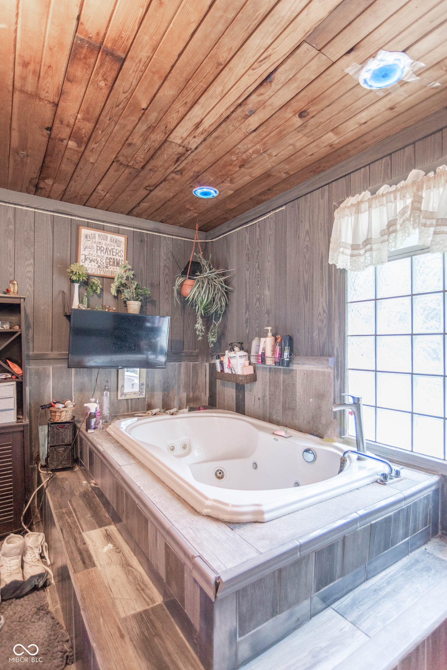 4229 Thompson Road Indianapolis, IN 46221 - Photo 19 of 31 Gallery Image 19