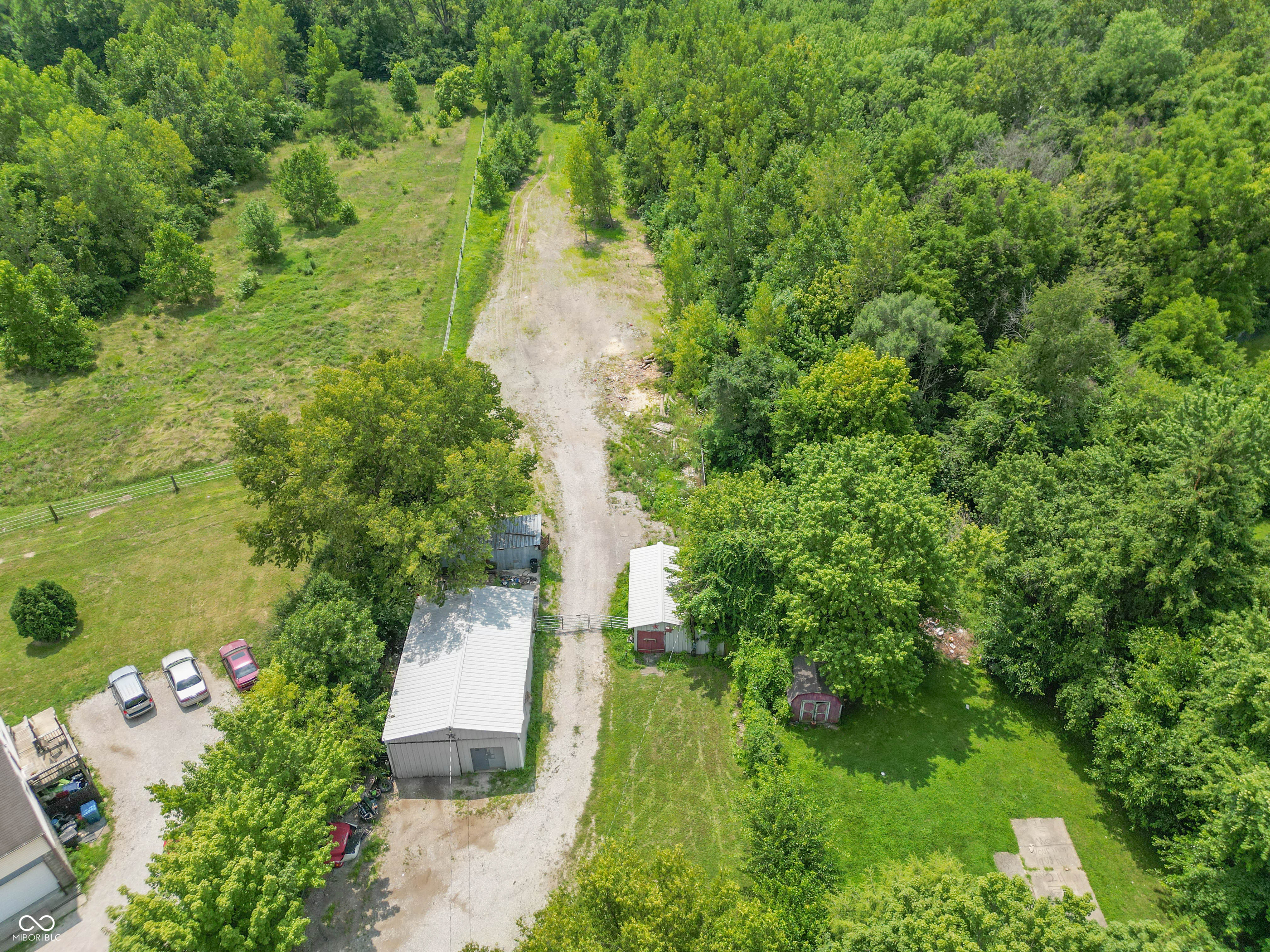 4229 Thompson Road Indianapolis, IN 46221 - Photo 2 of 31 Gallery Image 2