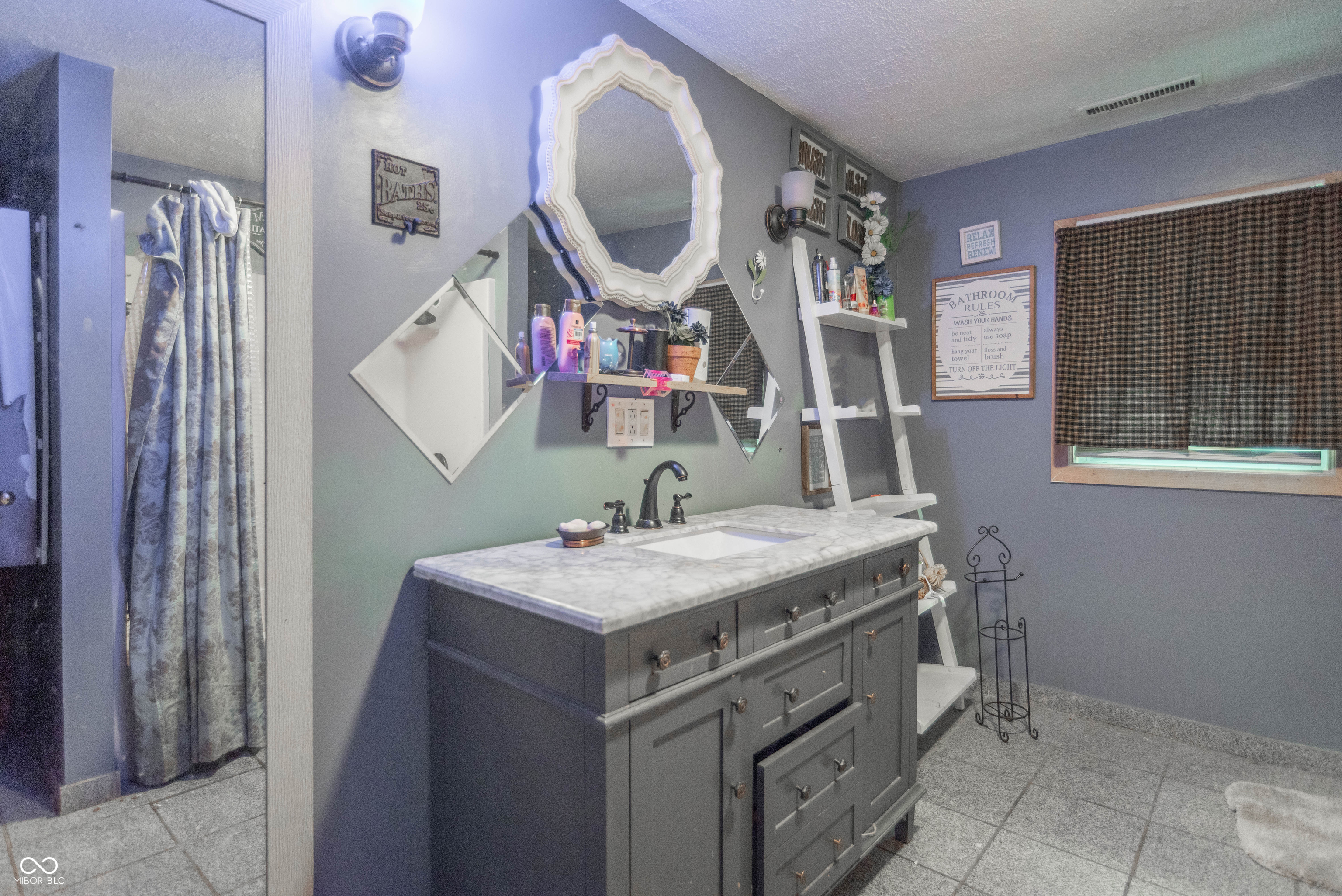 4229 Thompson Road Indianapolis, IN 46221 - Photo 23 of 31 Gallery Image 23