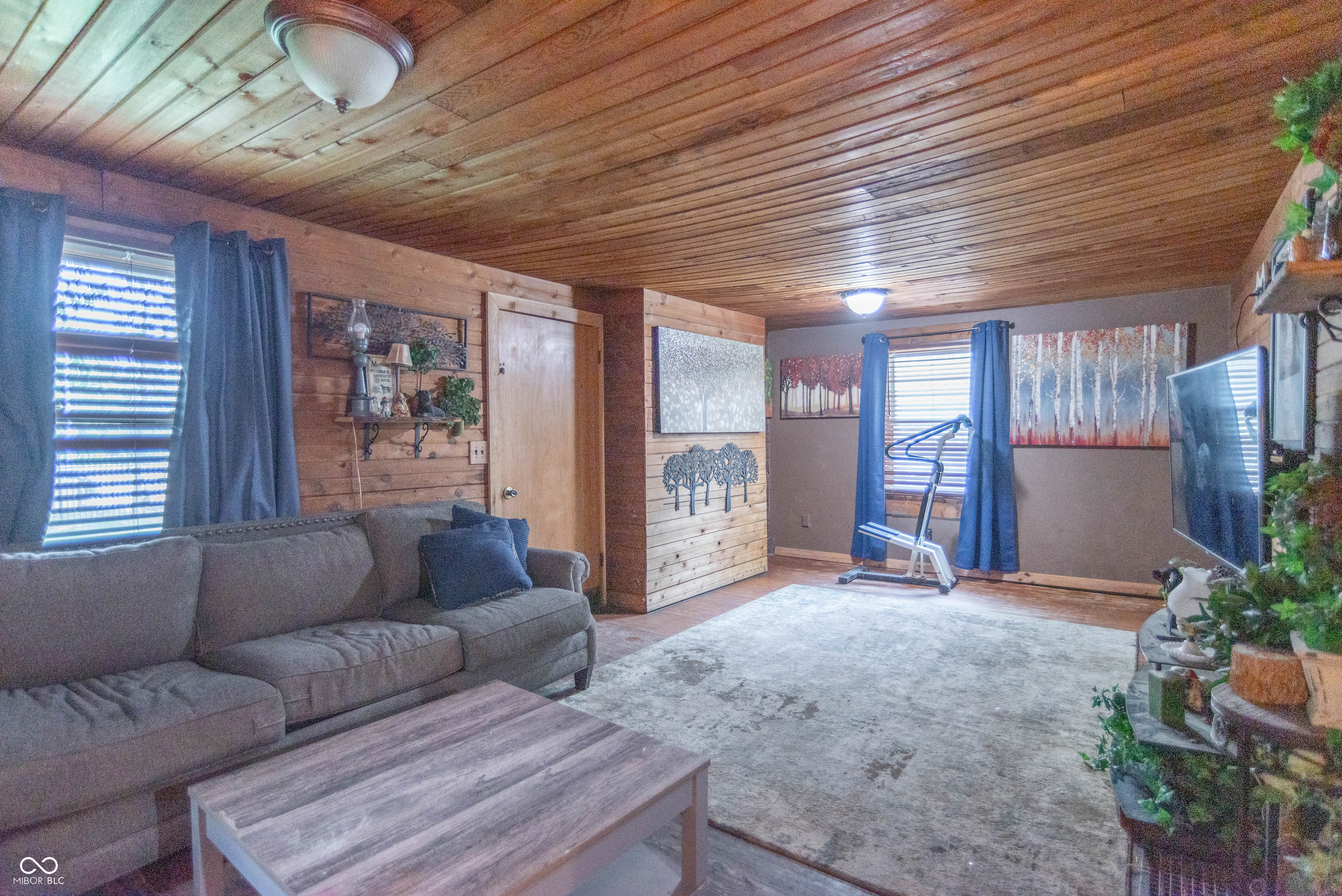 4229 Thompson Road Indianapolis, IN 46221 - Photo 9 of 31 Gallery Image 9