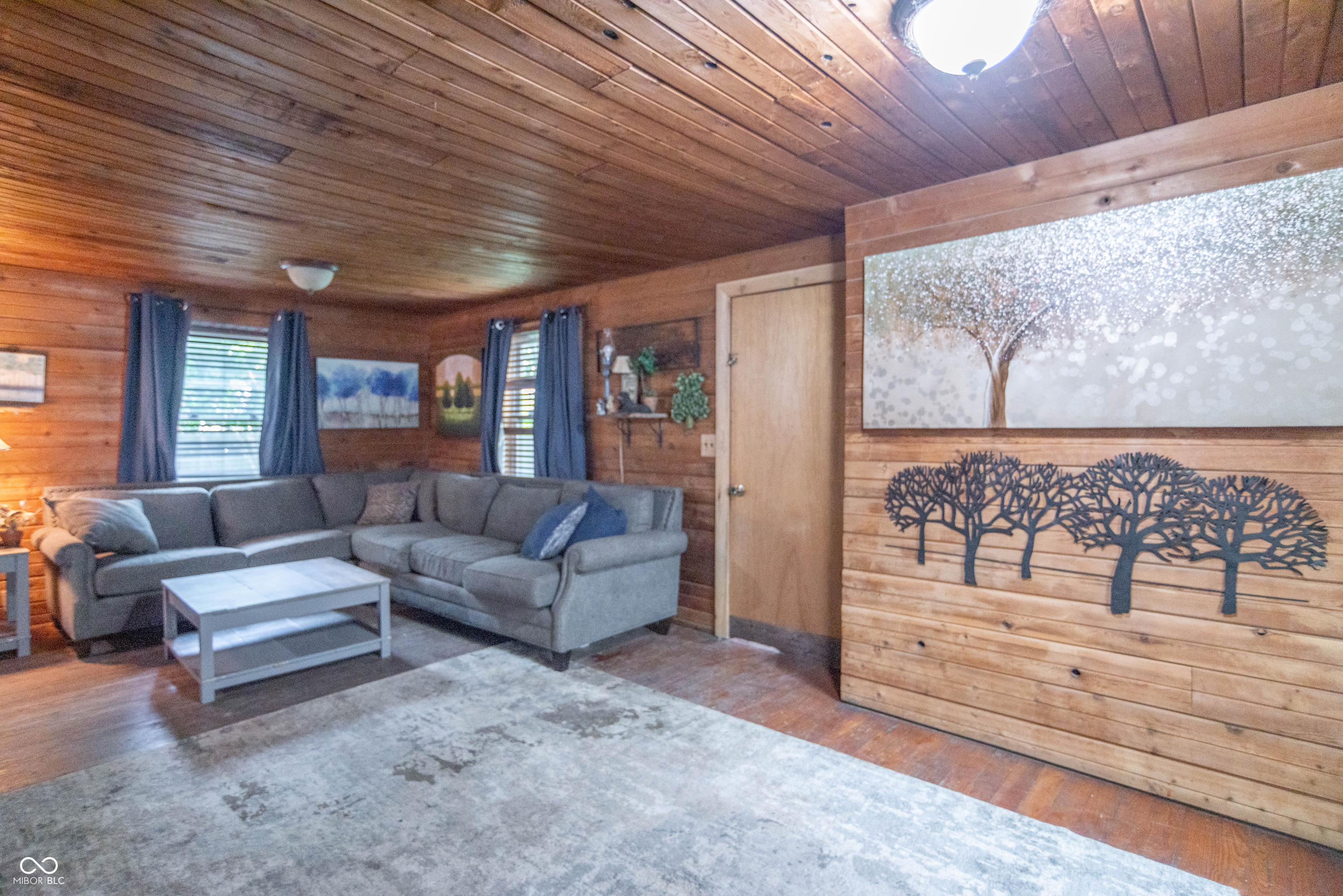 4229 Thompson Road Indianapolis, IN 46221 - Photo 10 of 31 Gallery Image 10