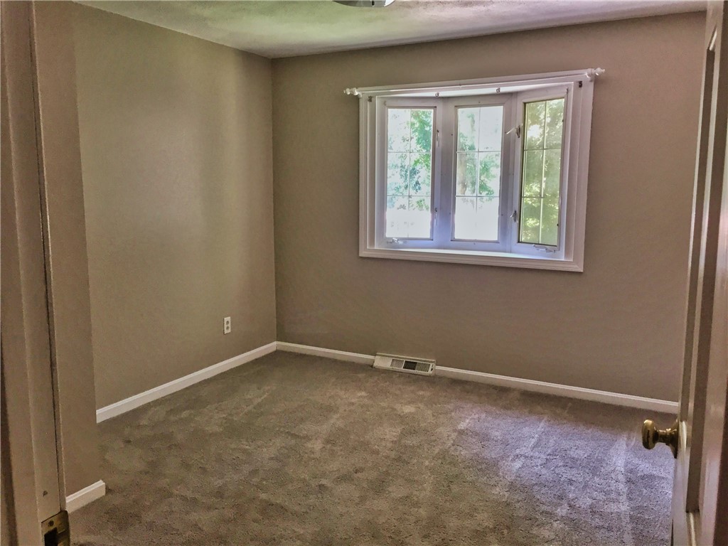 111 Oak Tree Avenue Warwick, RI 02886 - Photo 14 of 27 1RST FLOOR BED 3