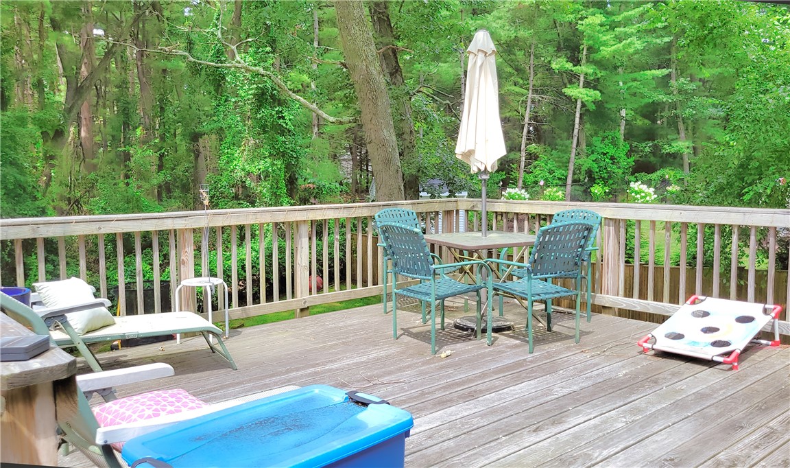 111 Oak Tree Avenue Warwick, RI 02886 - Photo 7 of 27