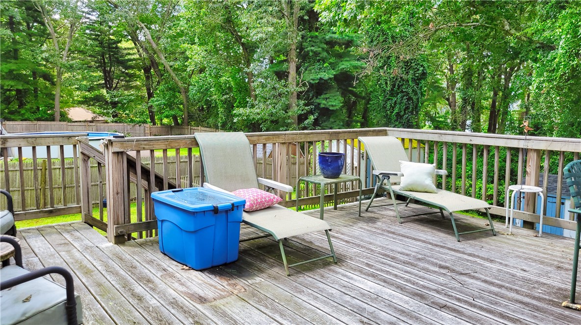 111 Oak Tree Avenue Warwick, RI 02886 - Photo 8 of 27